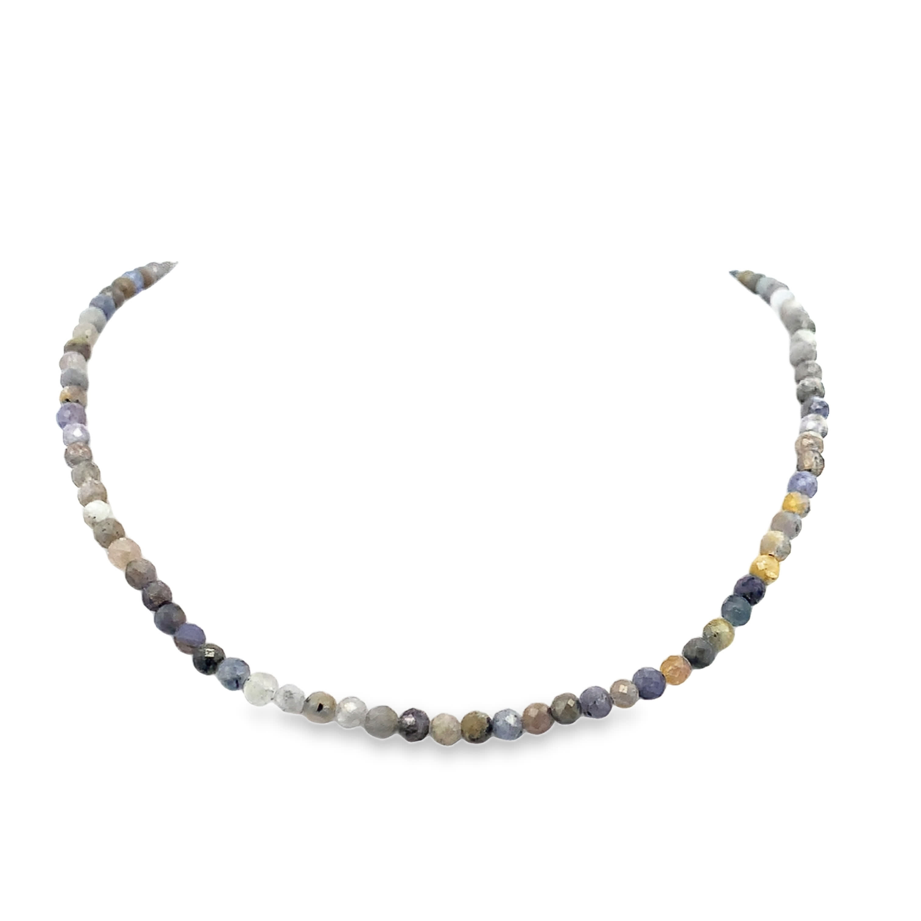 Naszyjnik z koralików szafirowych z okrągłym szlifem kaboszonowym