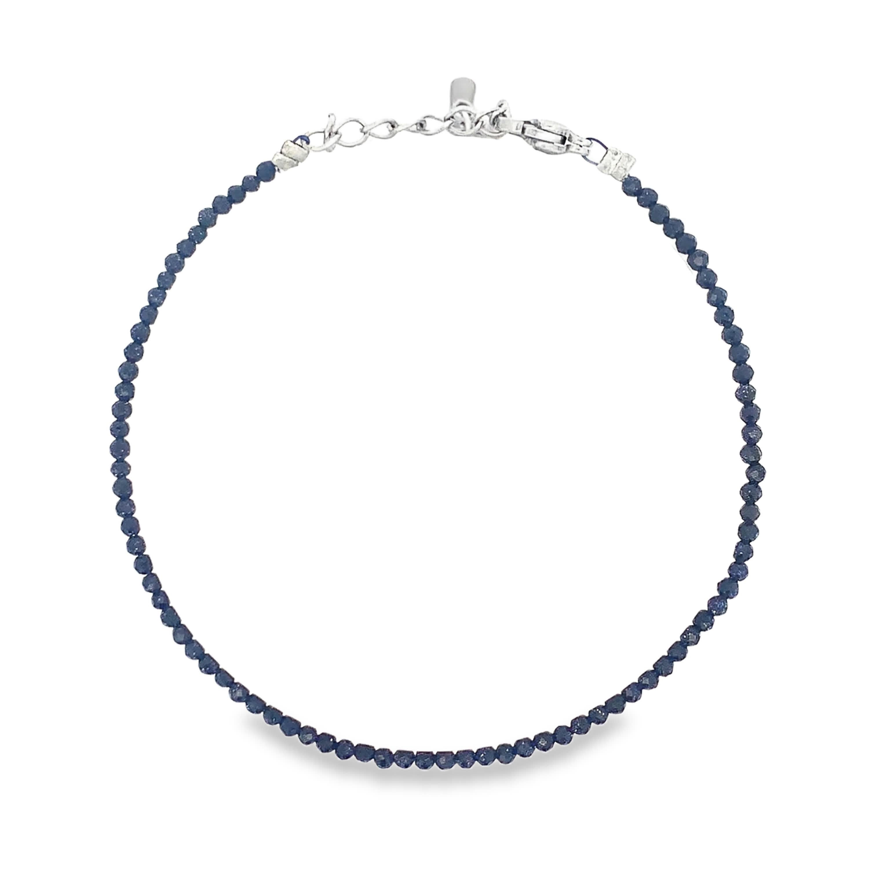 Srebrzona bransoletka z koralikami i kaboszonami z głęboko niebieskich szafirów