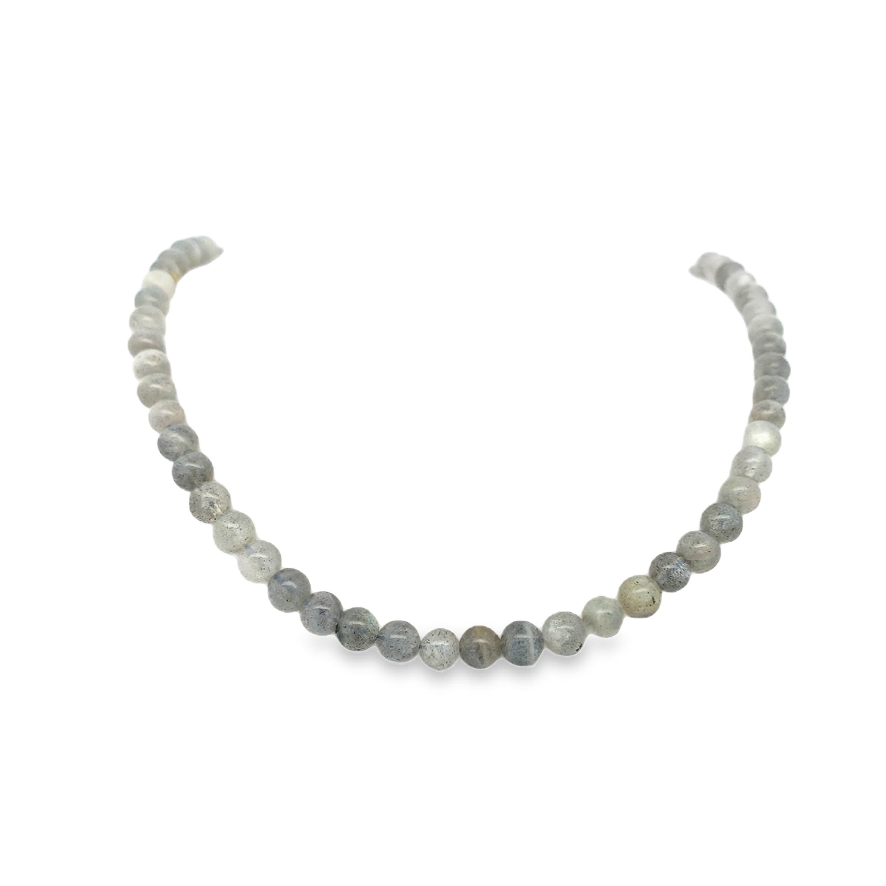 Subtelny urok: naszyjnik koralikowy z kamieniem księżycowym