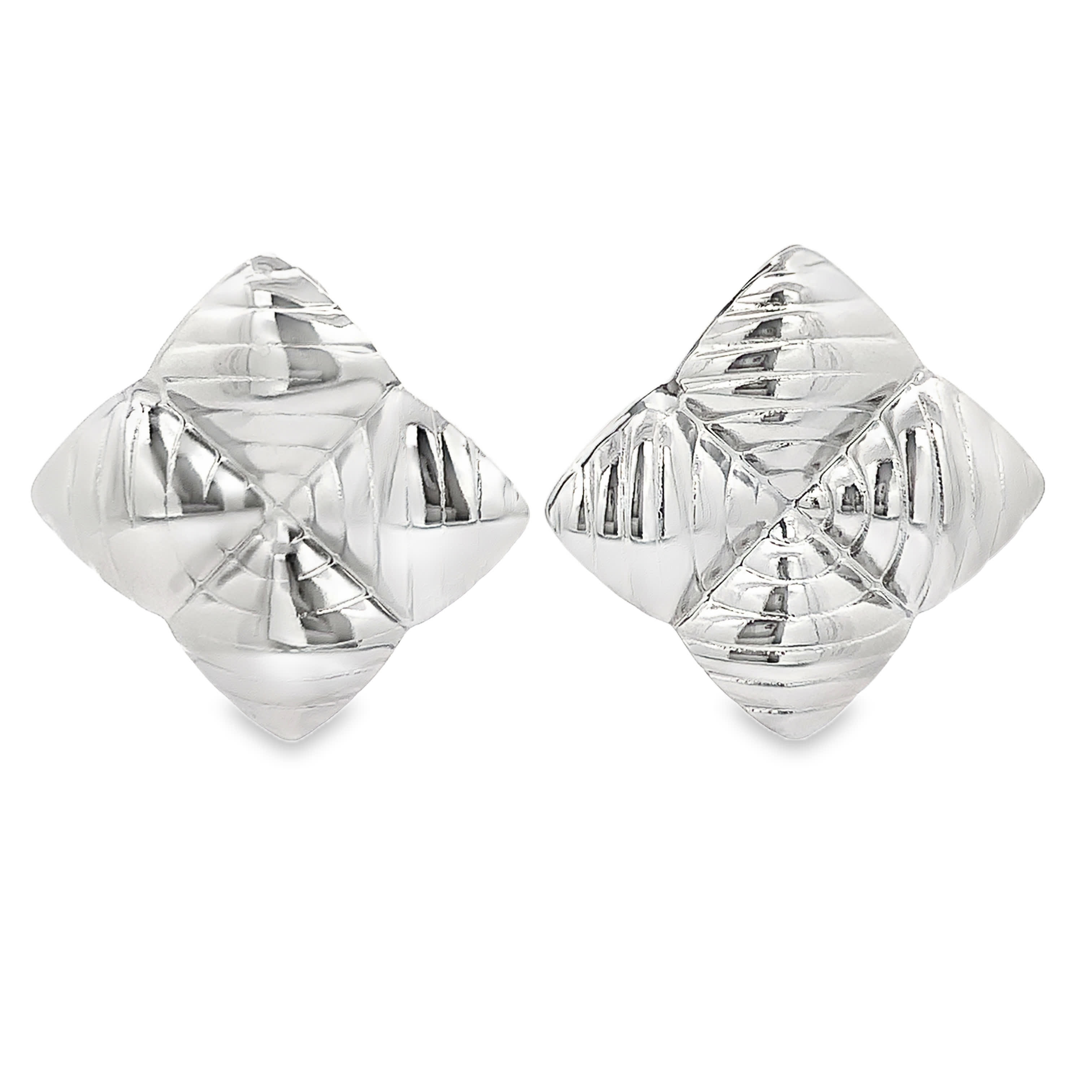 Srebrzone kwadratowe kolczyki