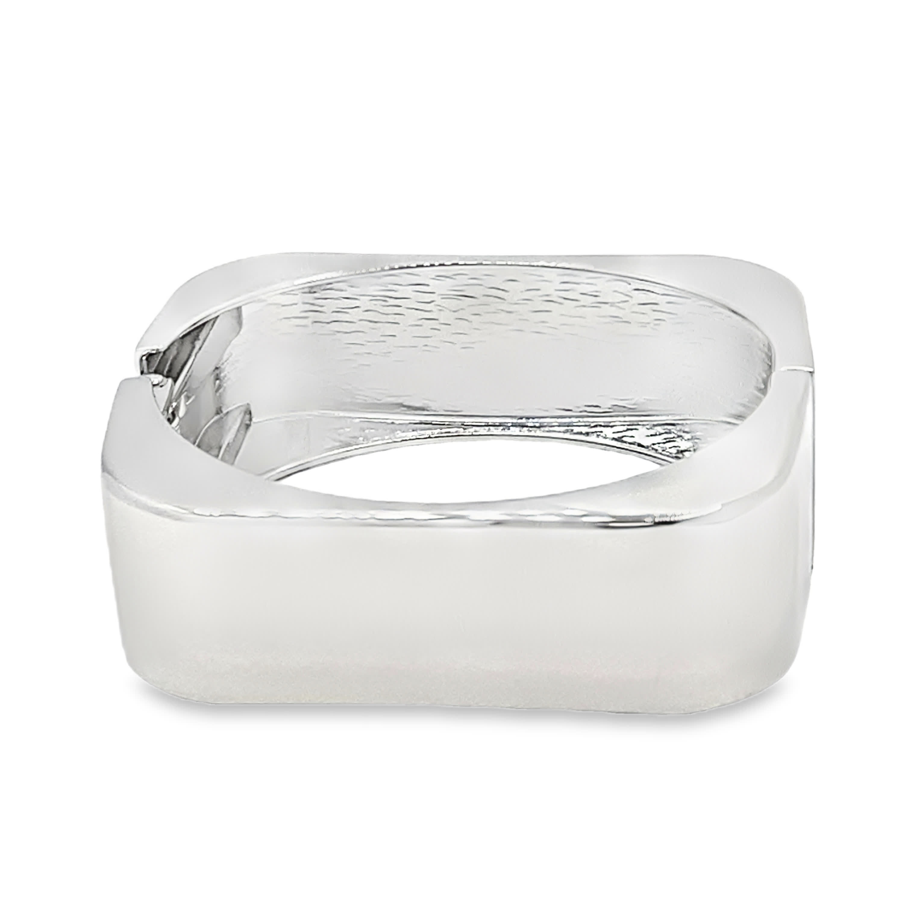 Nowoczesna srebrzona bransoletka w wykończeniu z białej stali