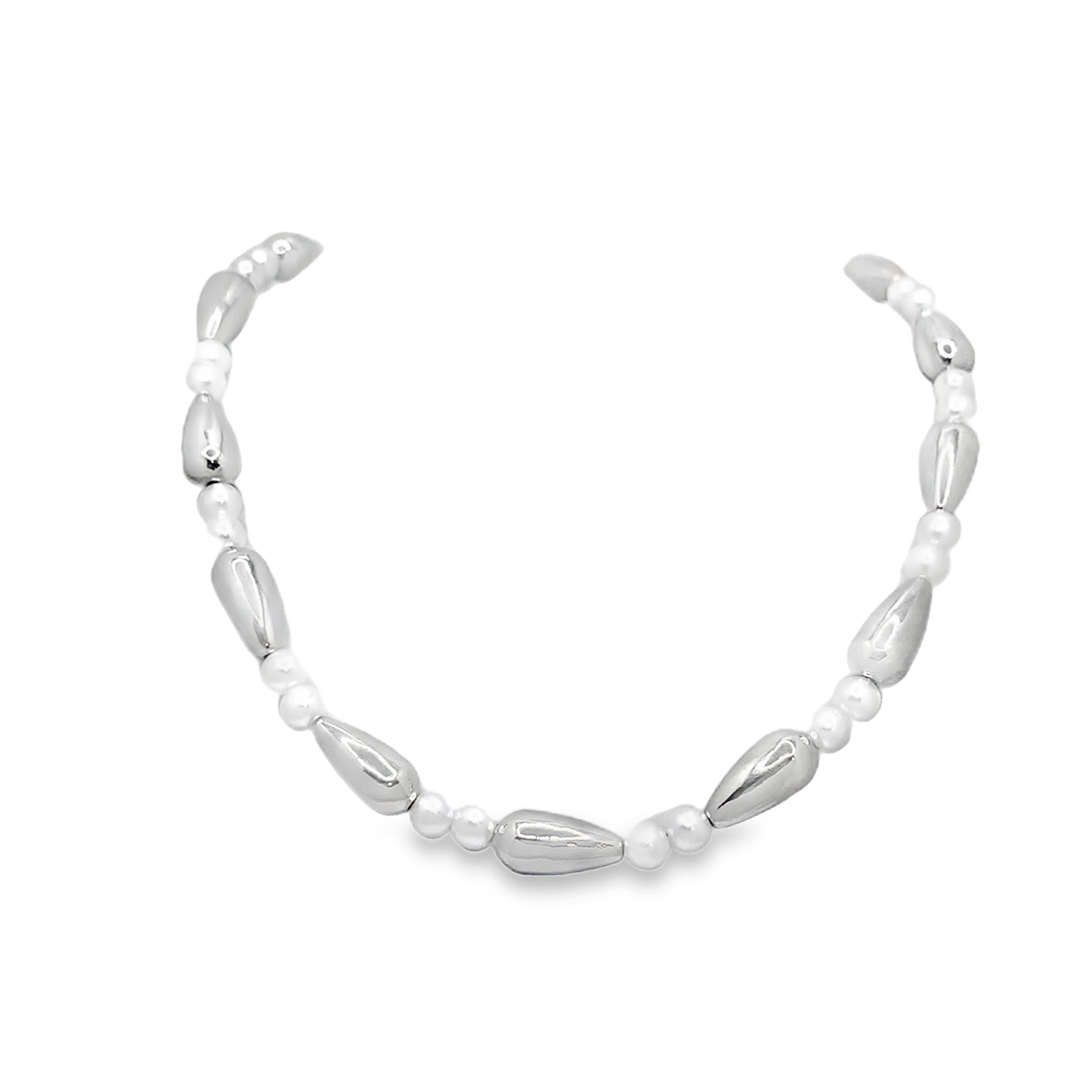 Elegant Silver Beaded Necklace with Round Pearl Beads