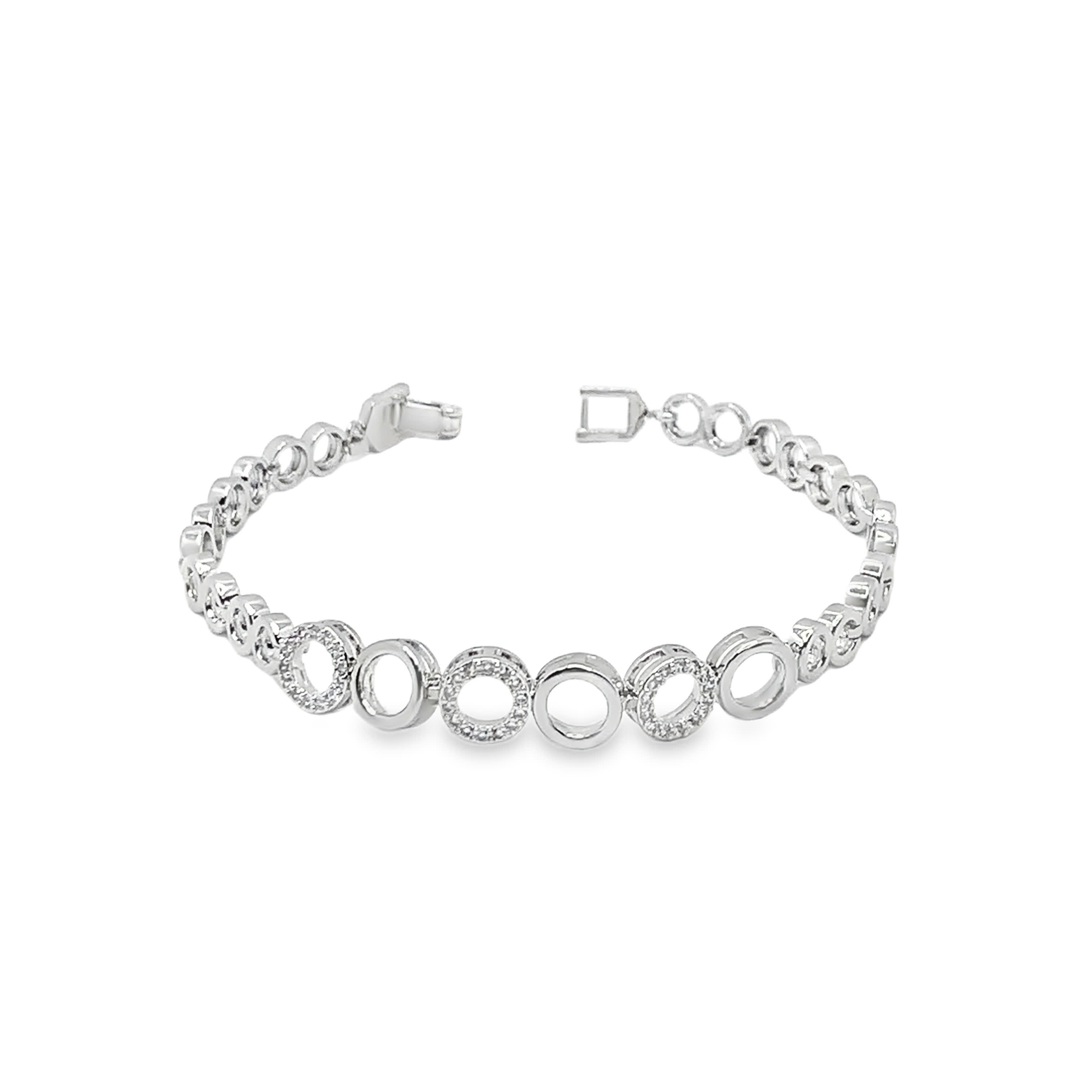 Bransoletka z białego złota z akcentami diamentowymi