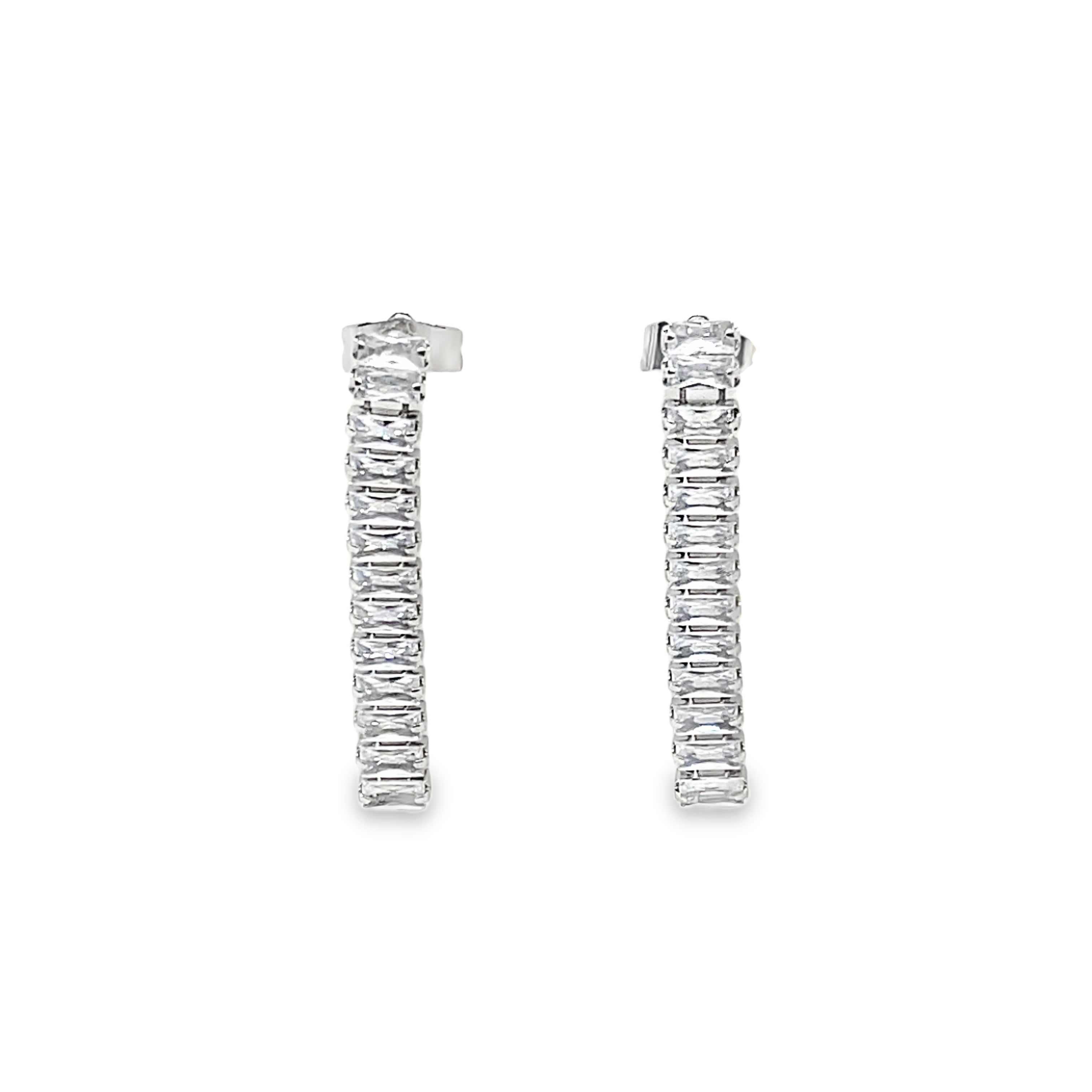 Kolczyki wiszące z białego złota i srebra z diamentami bagietkowymi