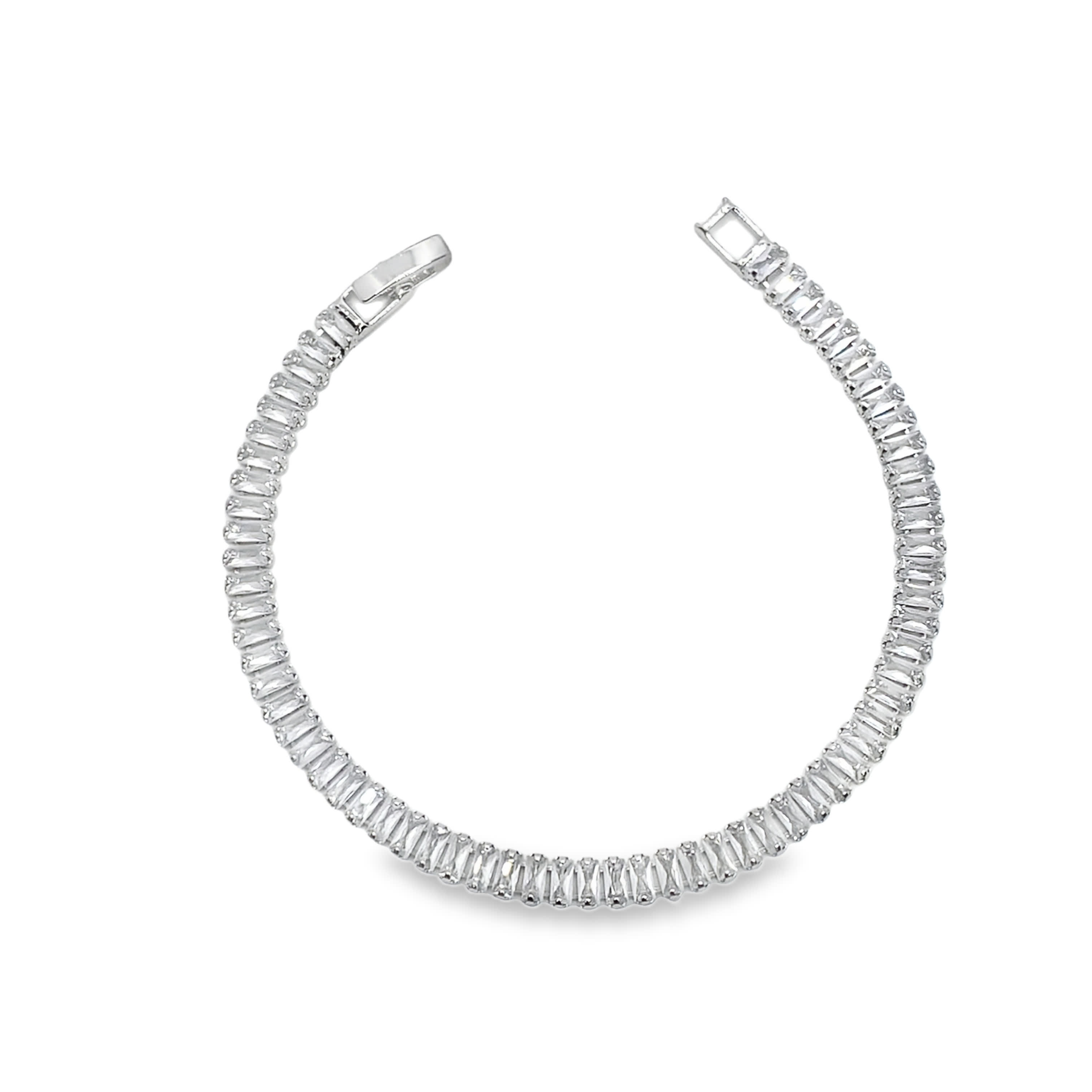 Bransoletka tenisowa z białego złota i srebra z kryształami bagietkowymi