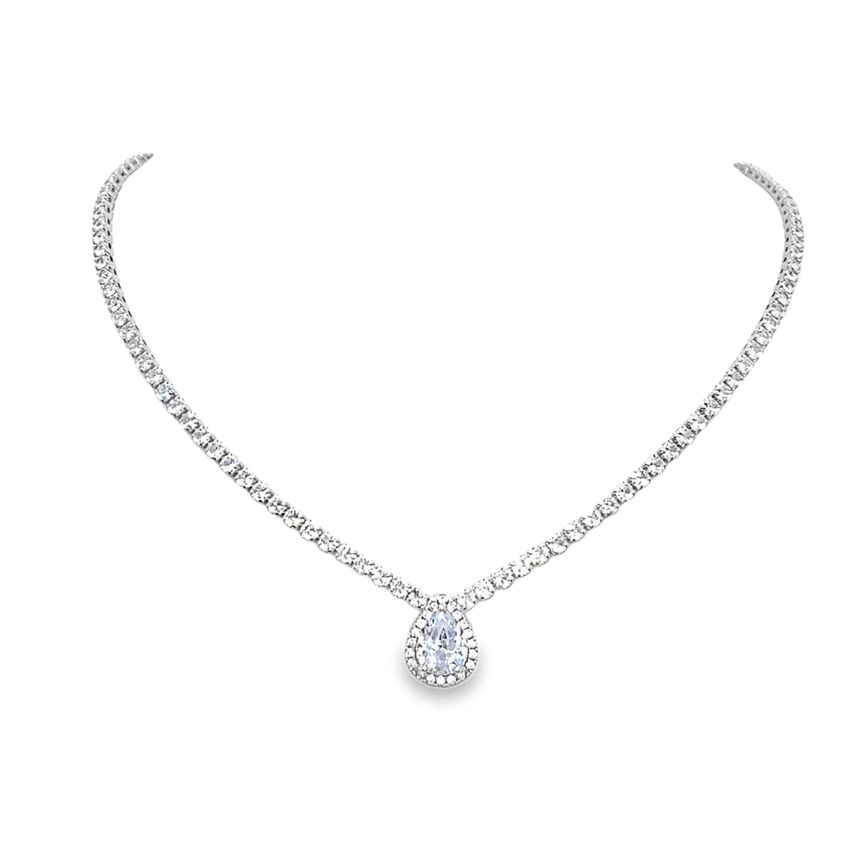 Naszyjnik z wisiorkiem w kształcie gruszki z białego złota w kolorze srebra z diamentami