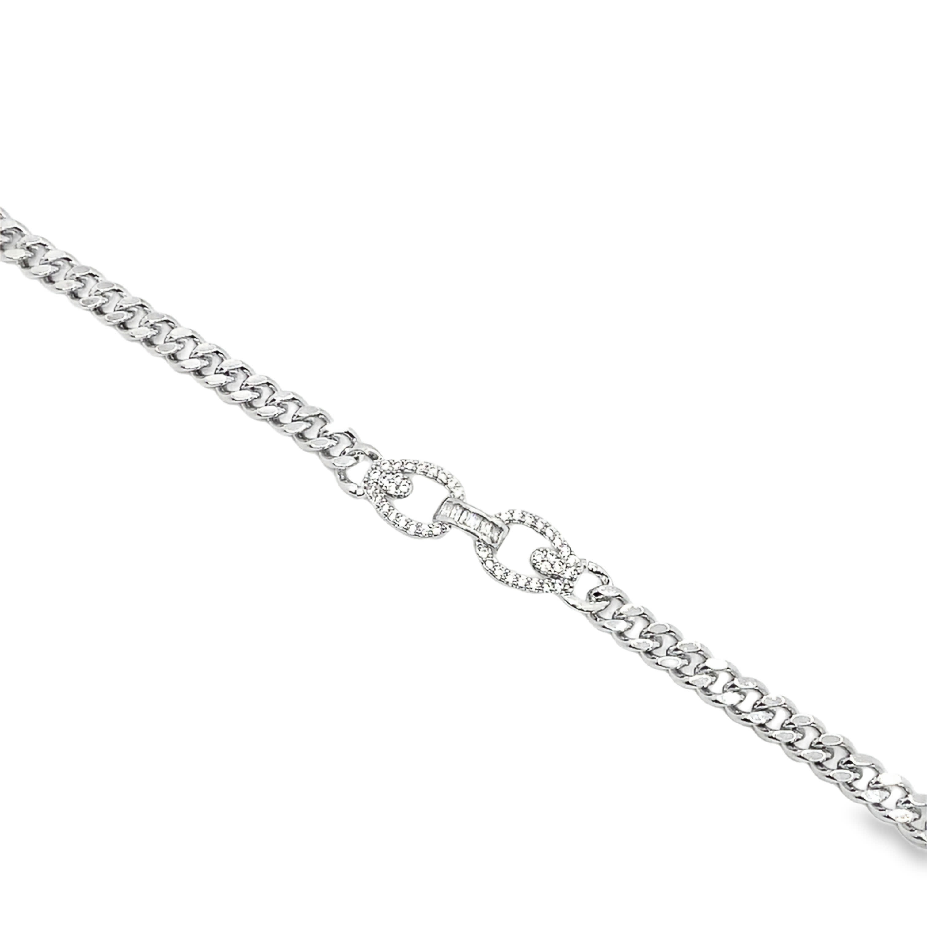 Elegancka bransoletka z białego złota z łańcuszkiem i brylantami o szlifie brylantowym