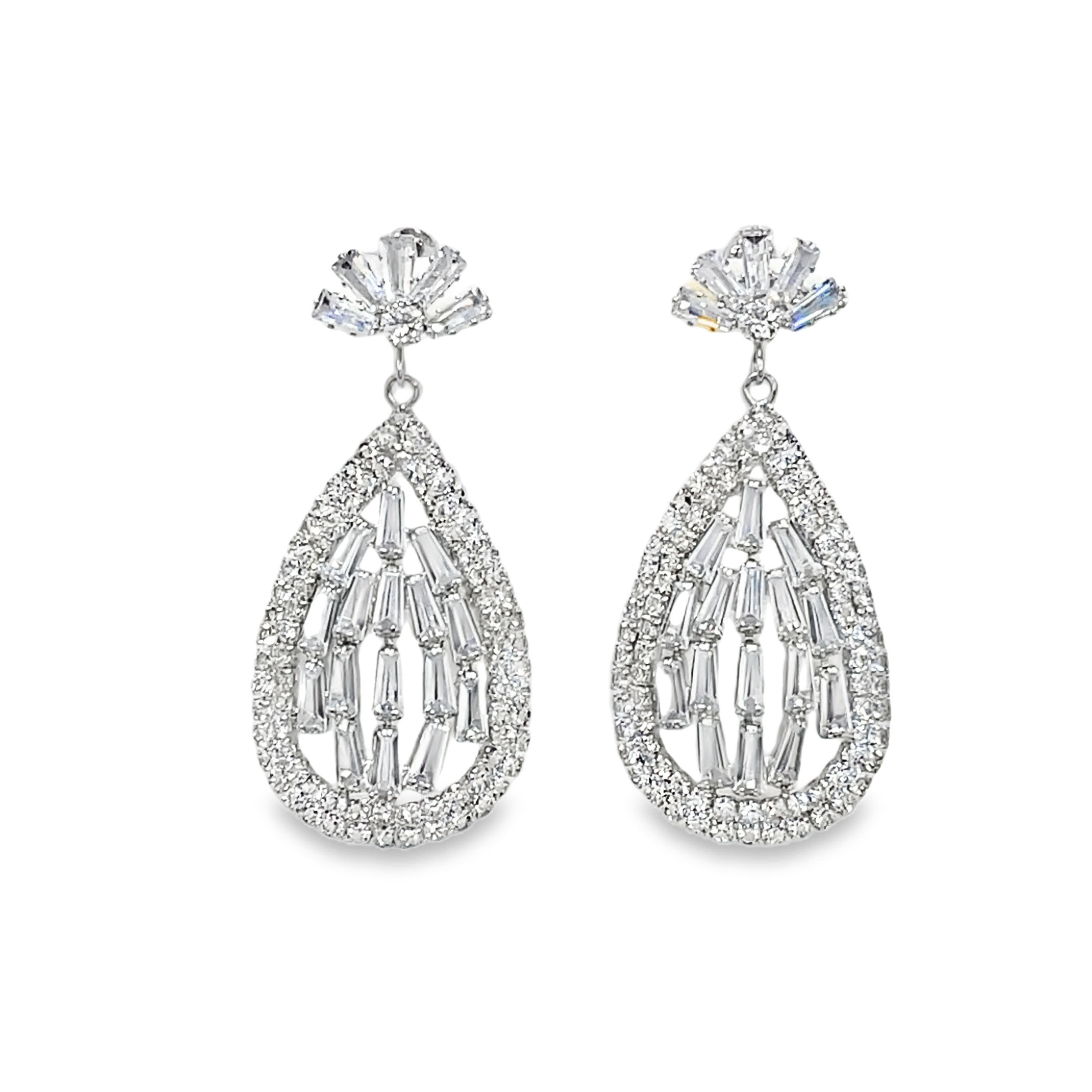 Srebrne kolczyki z diamentowym kruszcem w szlifie gruszkowym