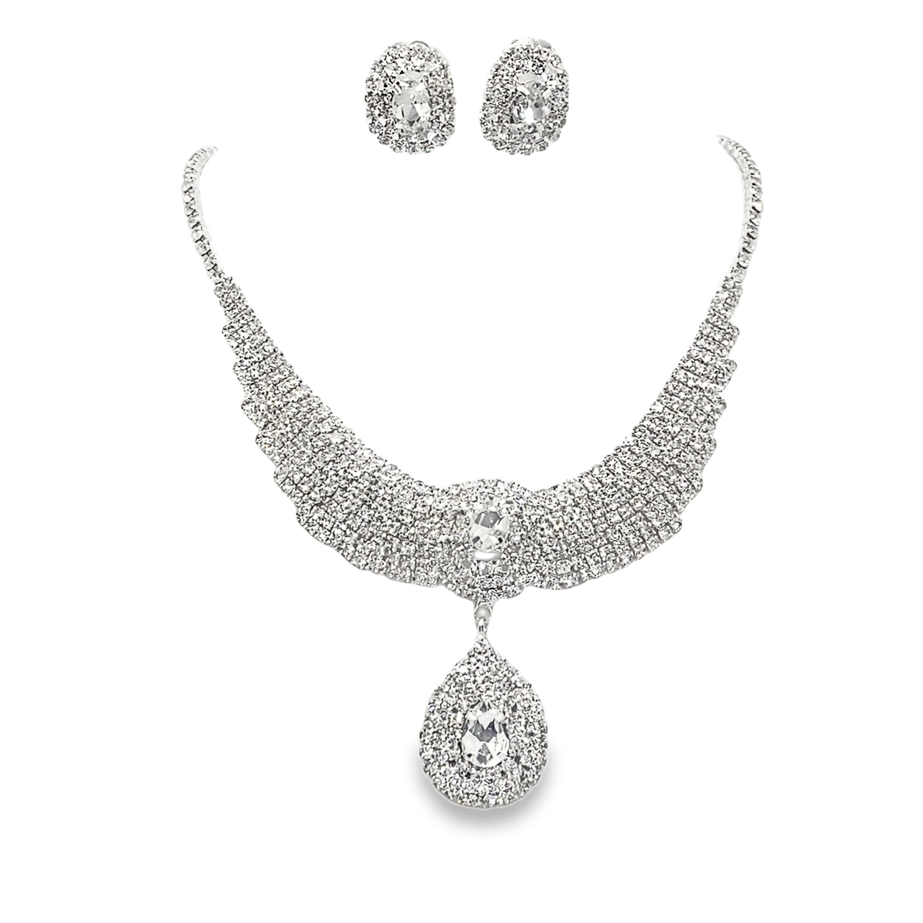 Elegancki naszyjnik z wisiorkiem z diamentami o szlifie owalnym w srebrze