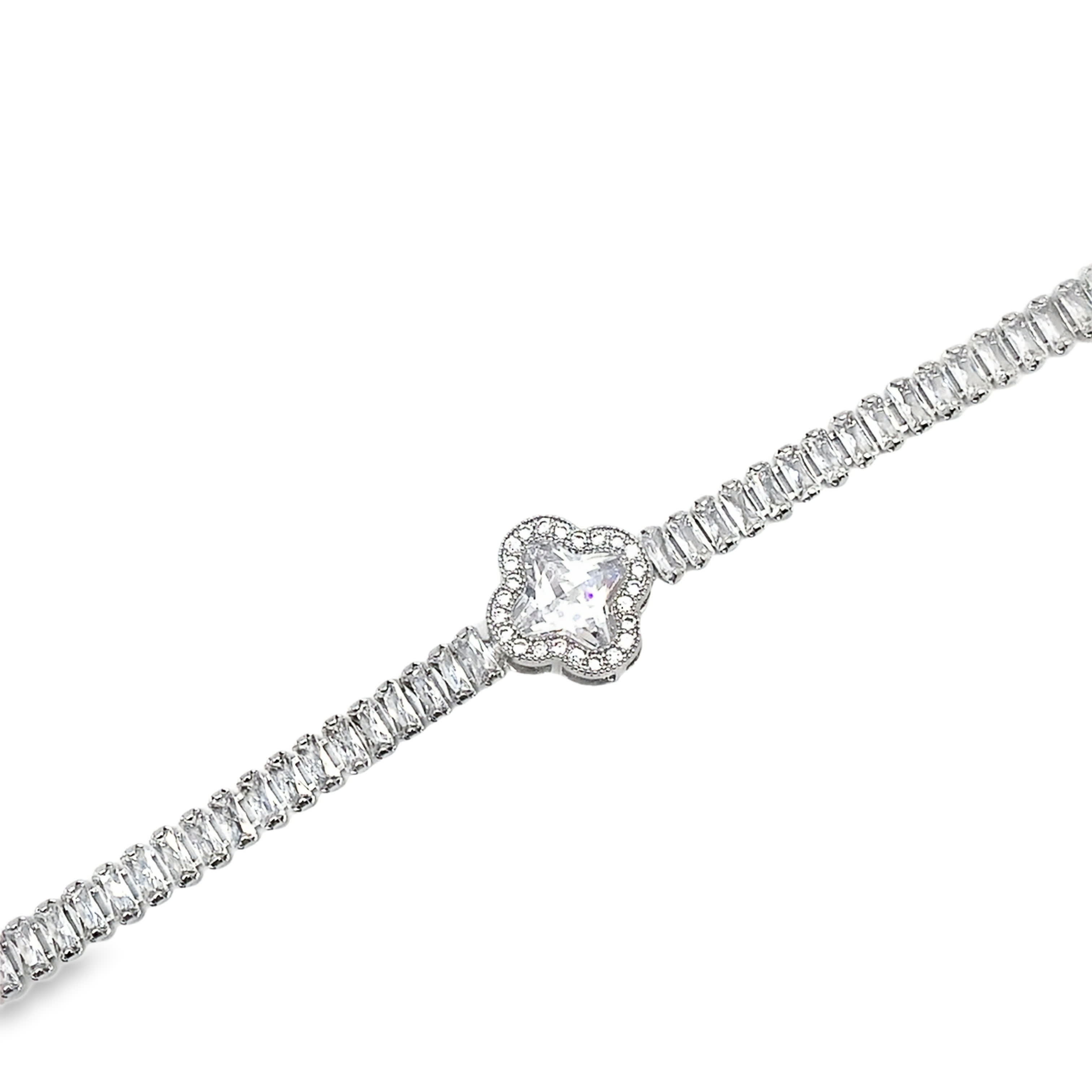 Bransoletka tenisowa z białego złota z diamentami o szlifie kwadratowym