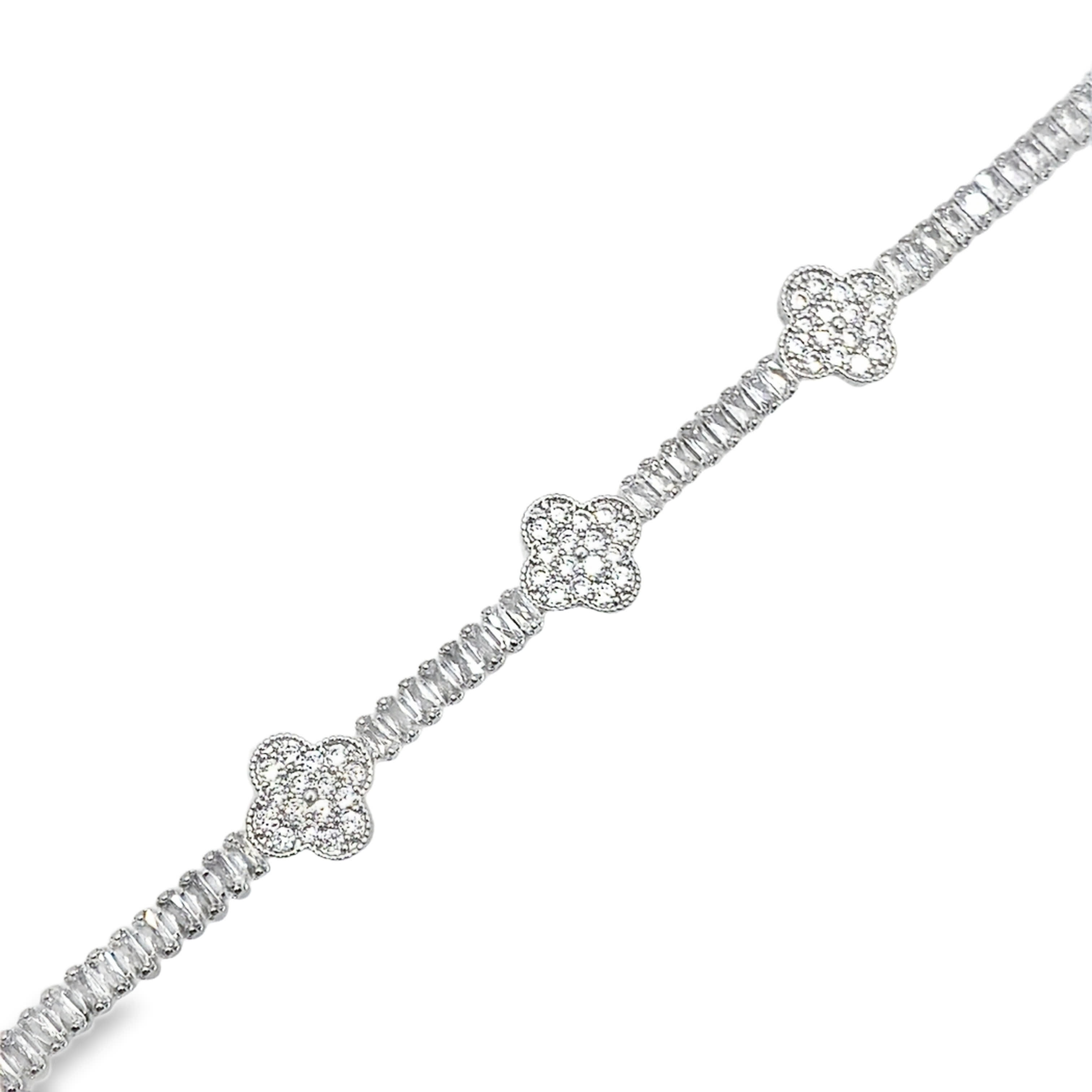 Elegancka bransoletka tenisowa z białego złota z diamentami