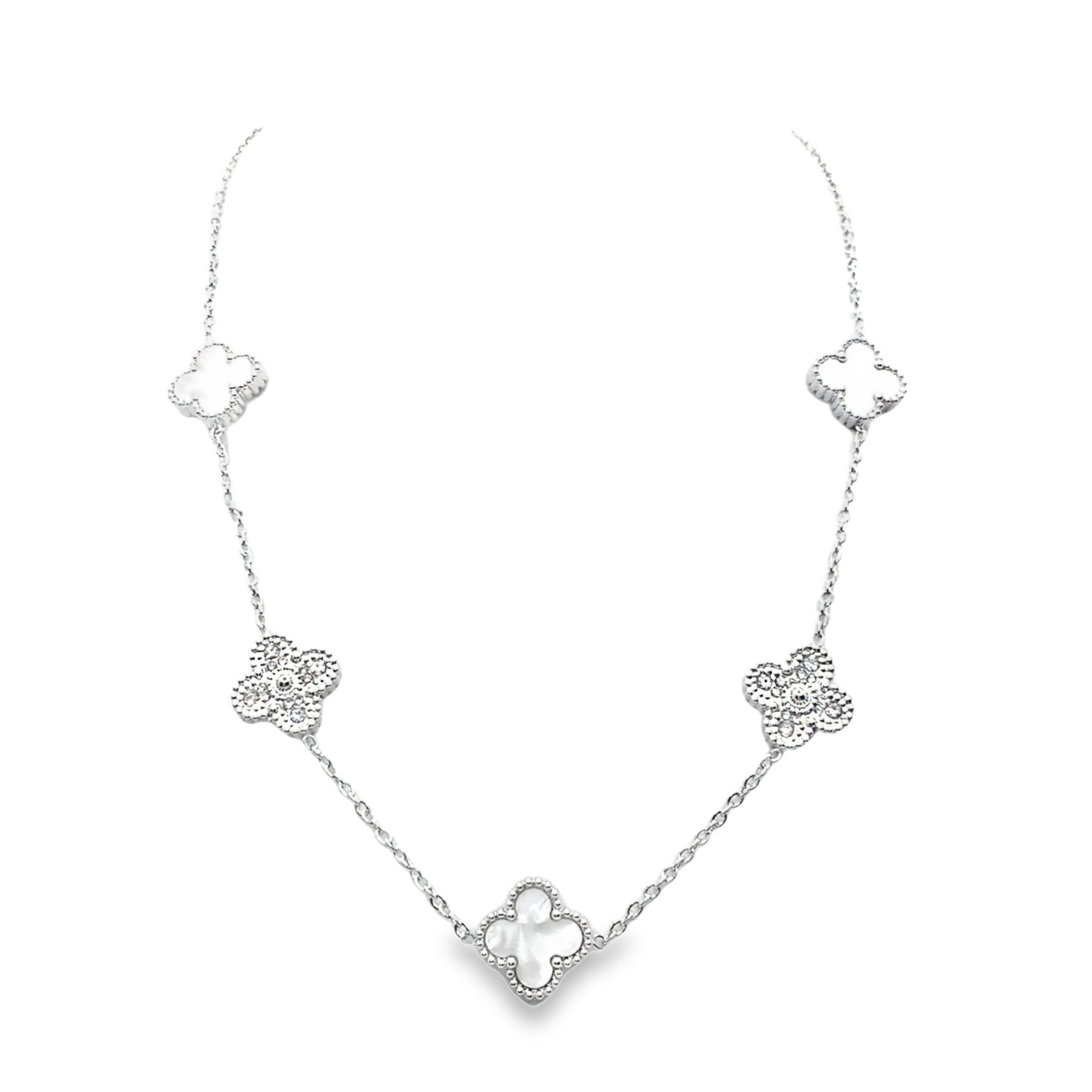 Naszyjnik z motywem koniczyny ze srebra próby 925