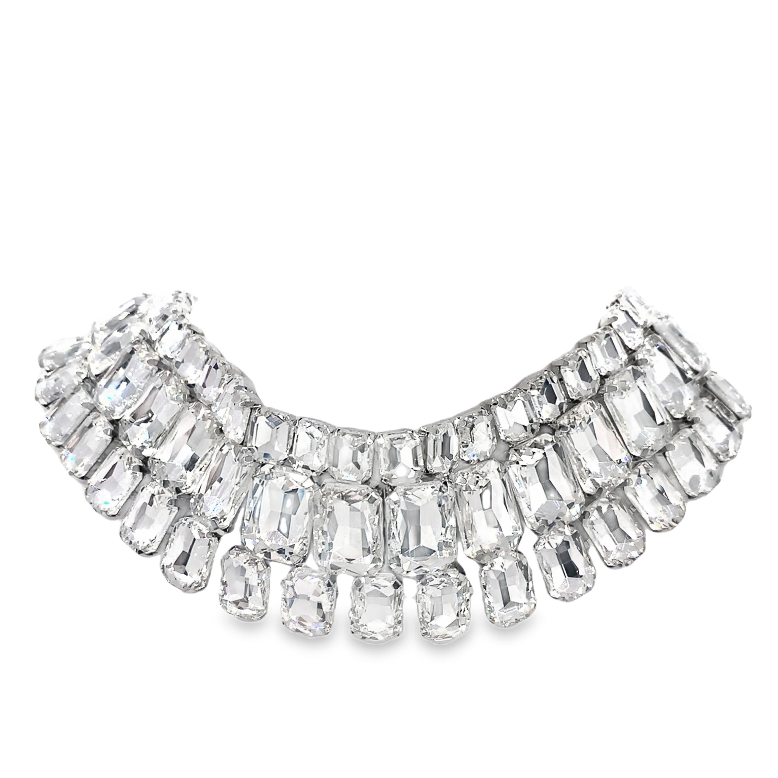 Naszyjnik z diamentami w szlifie szmaragdowym, styl szlifu schodkowego