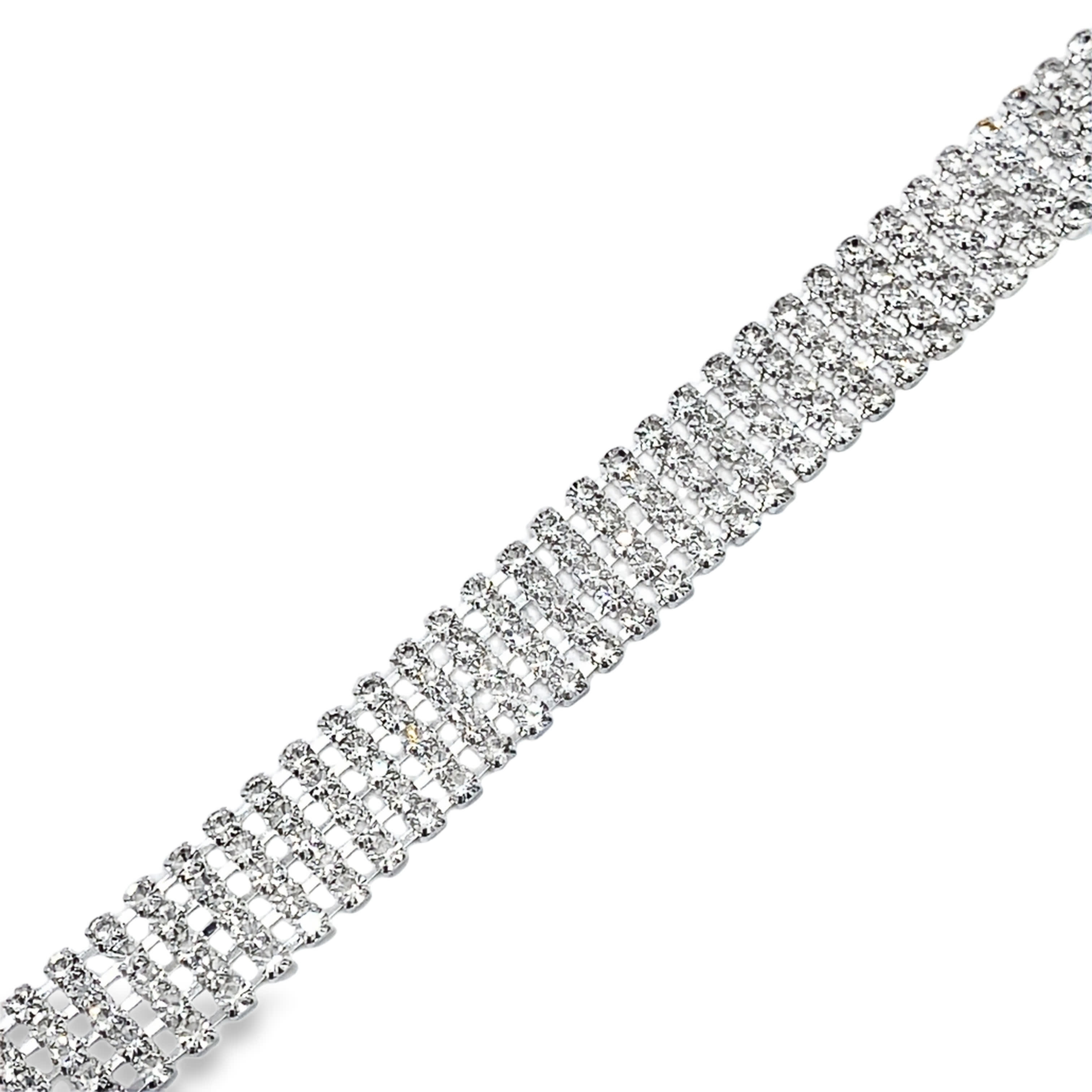 Diamentowa bransoletka tenisowa ze srebra z wykończeniem z białego złota