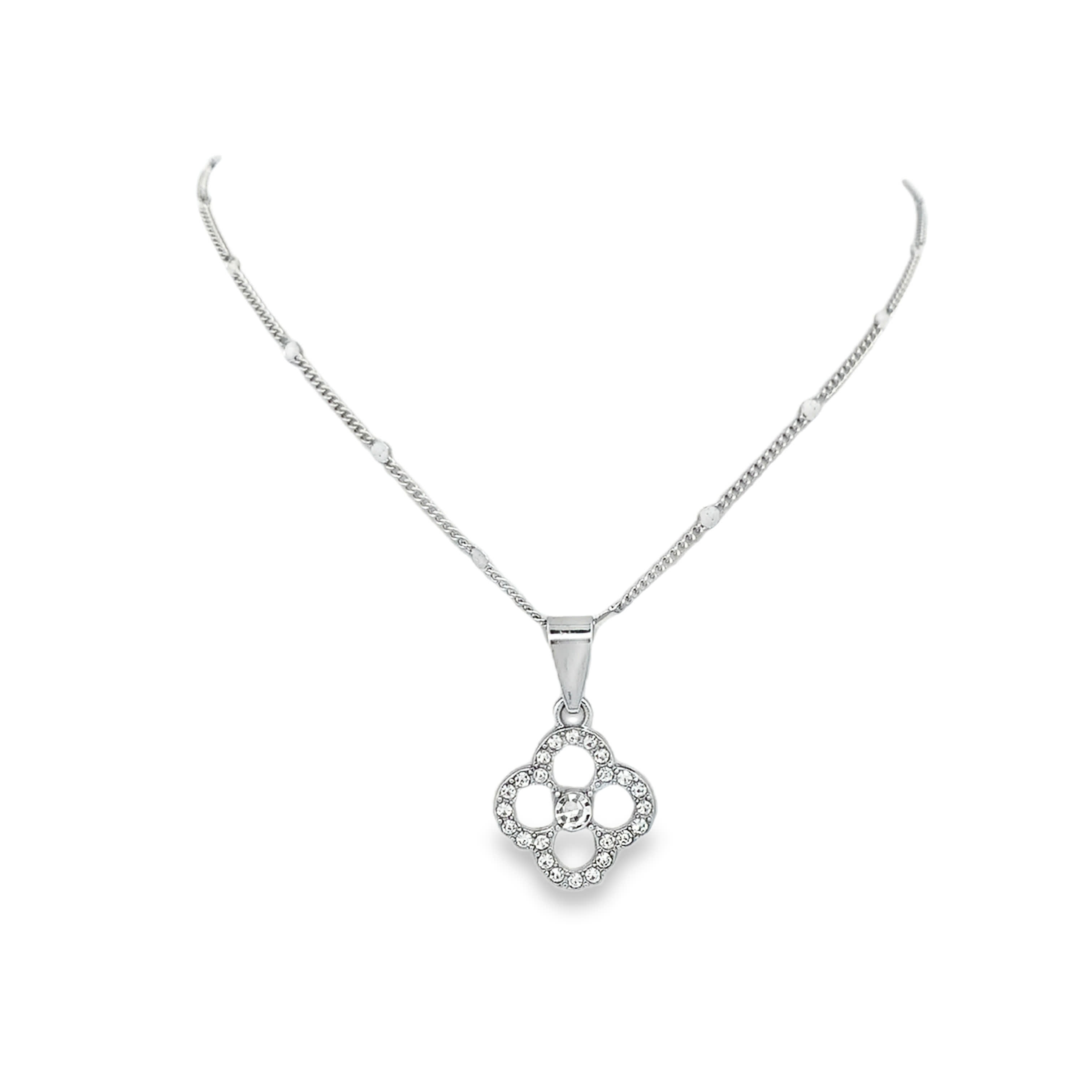 Naszyjnik charms koniczynka z posrebrzanego metalu z okrągłymi cyrkoniami o szlifie brylantowym