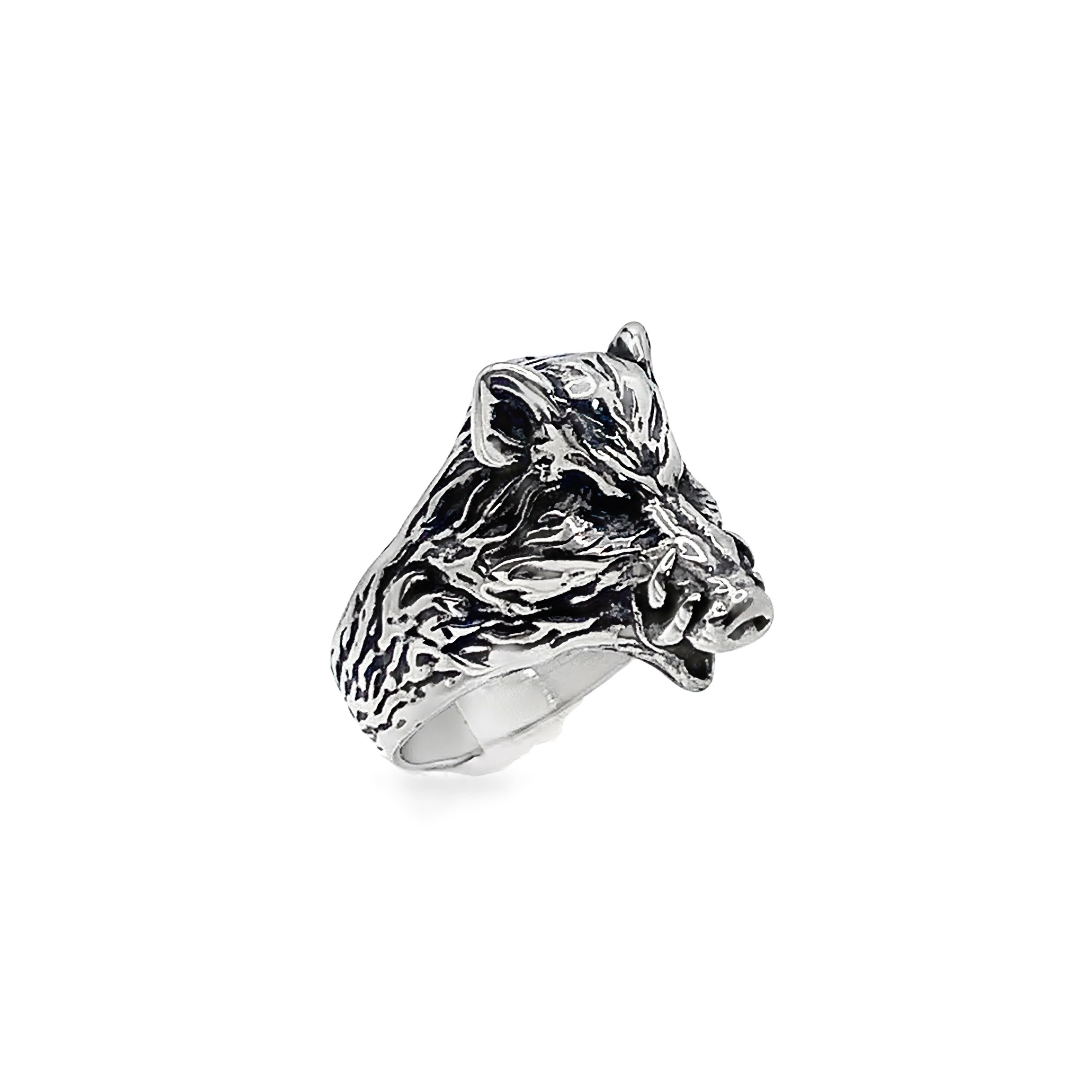Srebrny pierścień sygnetowy z lwem: Ucieleśniona odwaga
