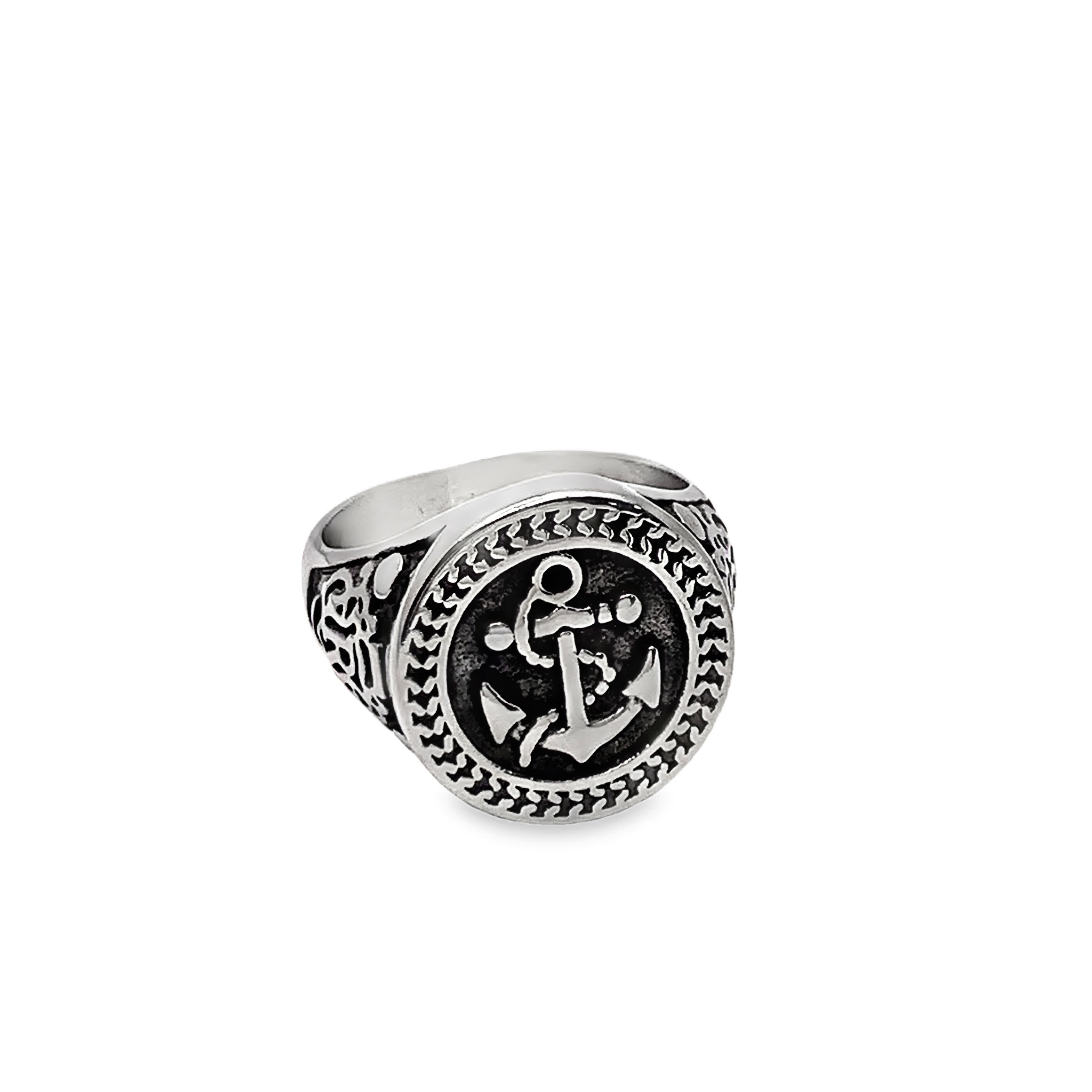 Metalowy sygnet z motywem kotwicy