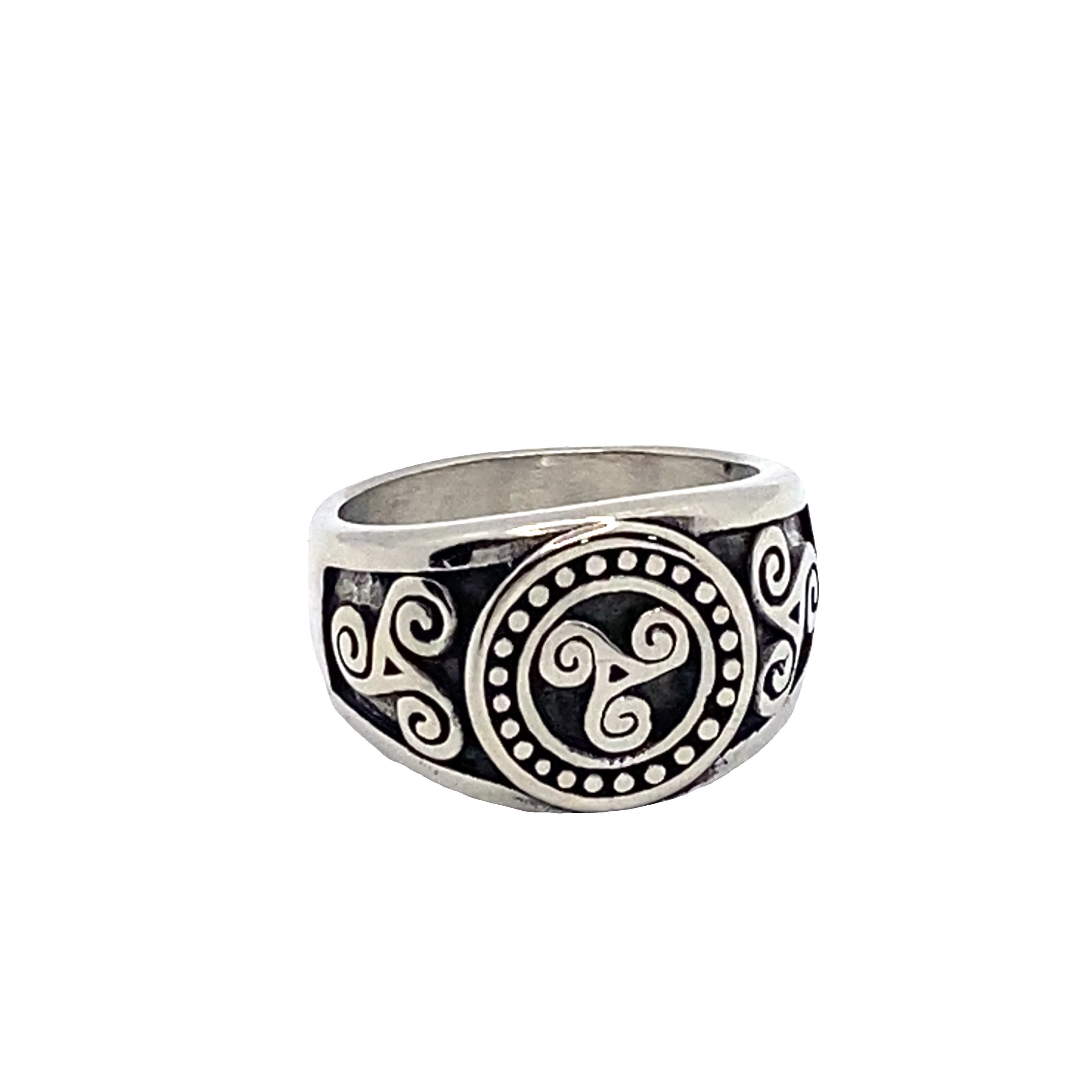 Srebrzony sygnet inspirowany stylem celtyckim
