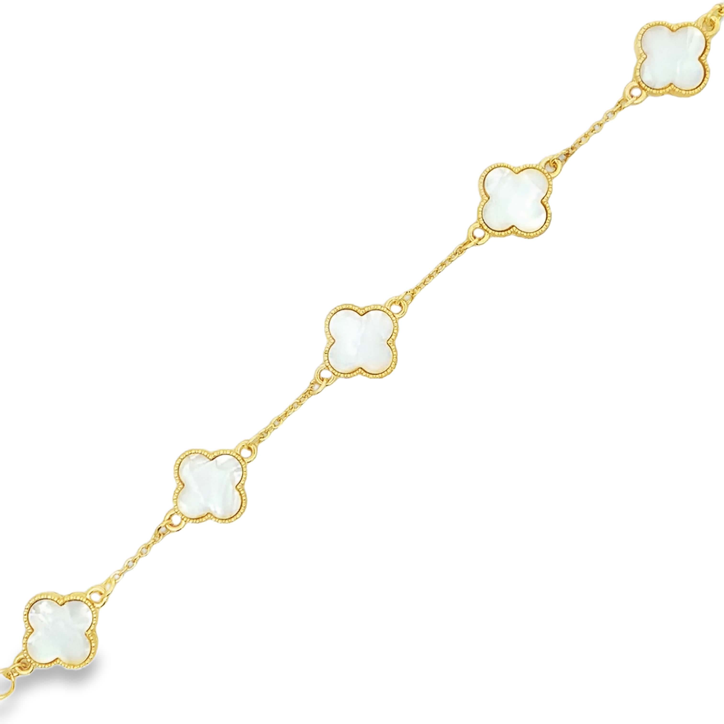 Elegancka bransoletka łańcuszkowa z pozłacanego metalu z kaboszonowymi perłami