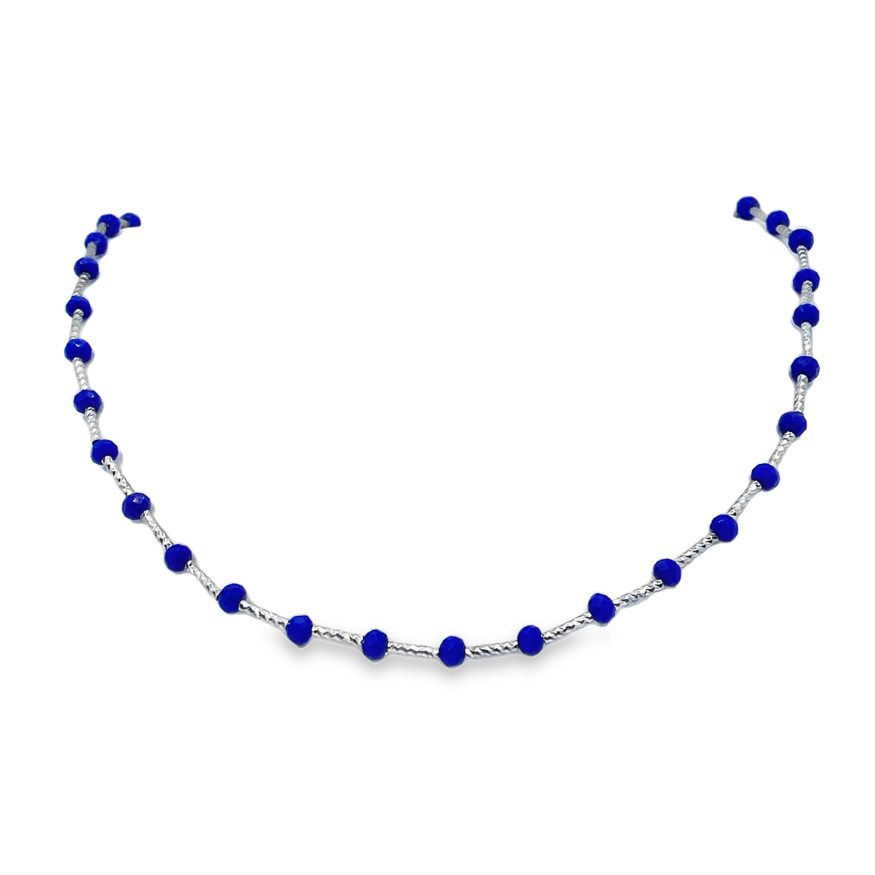 Srebrzony naszyjnik z koralikami i niebieskimi kryształowymi kulkami