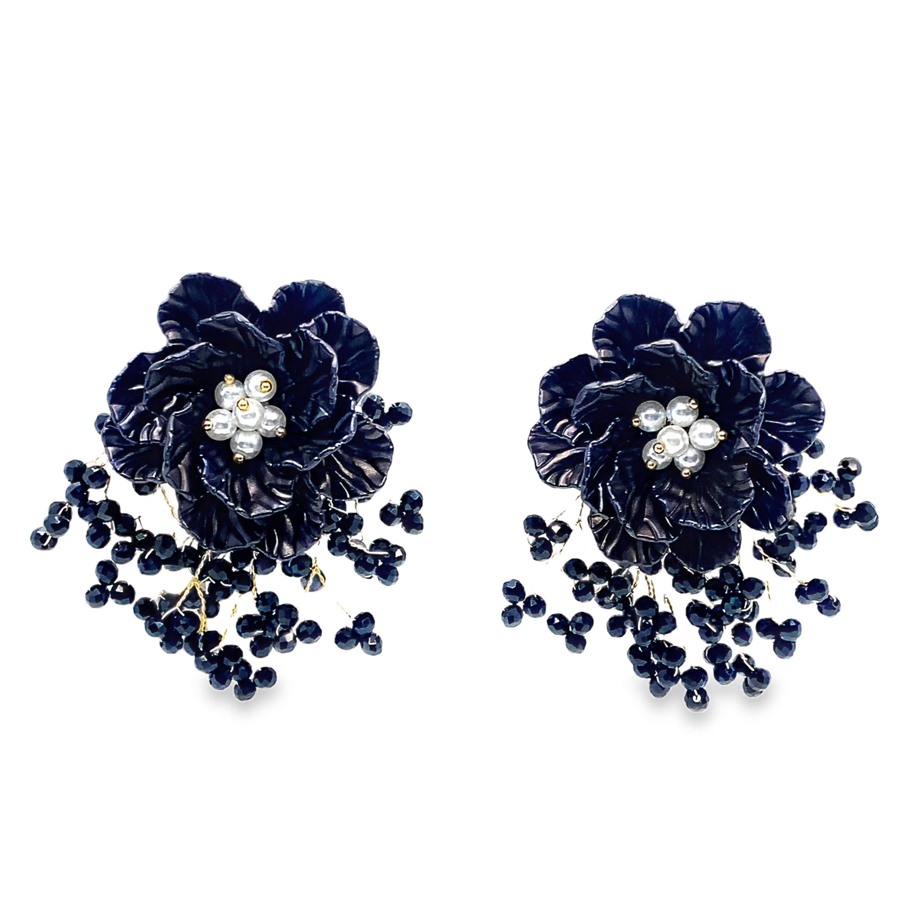 Eleganckie wiszące kolczyki z motywem kwiatowym, bez metalu, z perłowymi koralikami i akcentami z żółtego złota