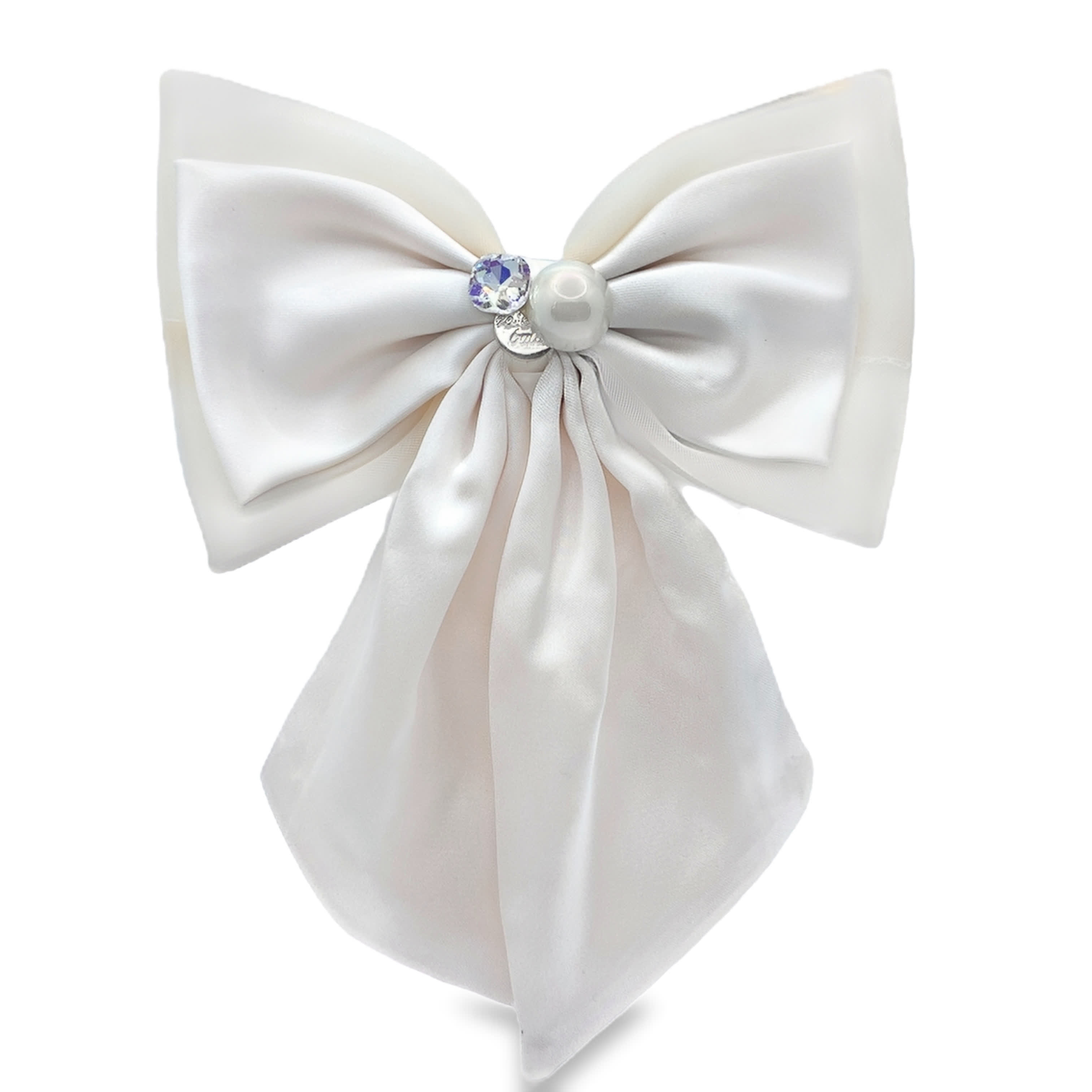 Elegancka broszka z kokardą z pereł – klasyczny dodatek modowy