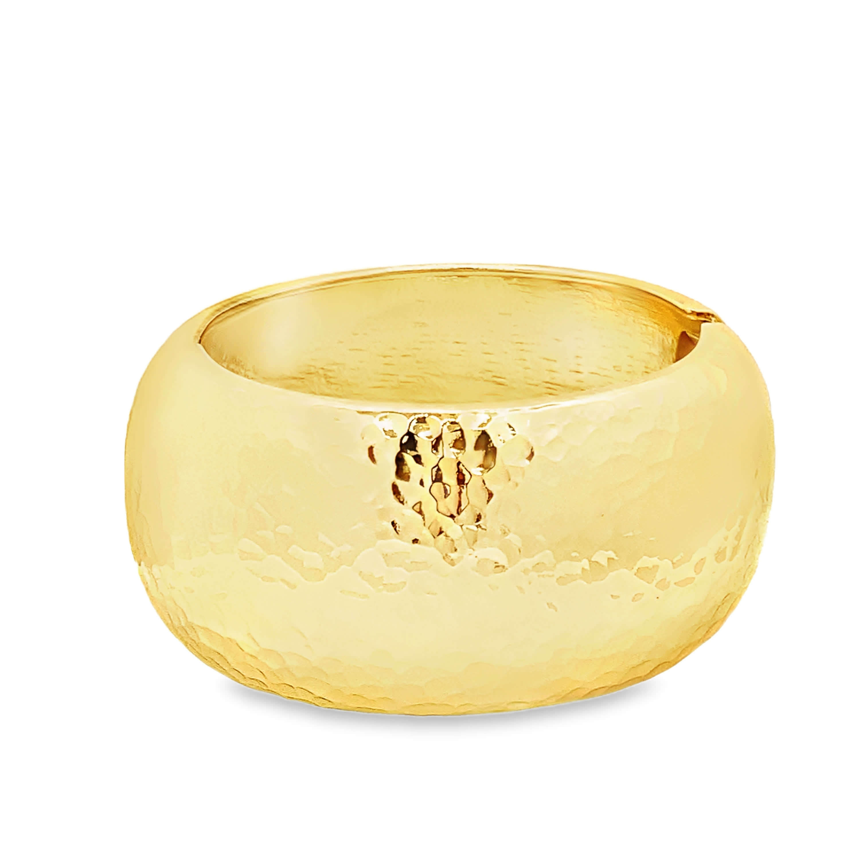 Teksturowana, młotkowana bransoletka z żółtego złota