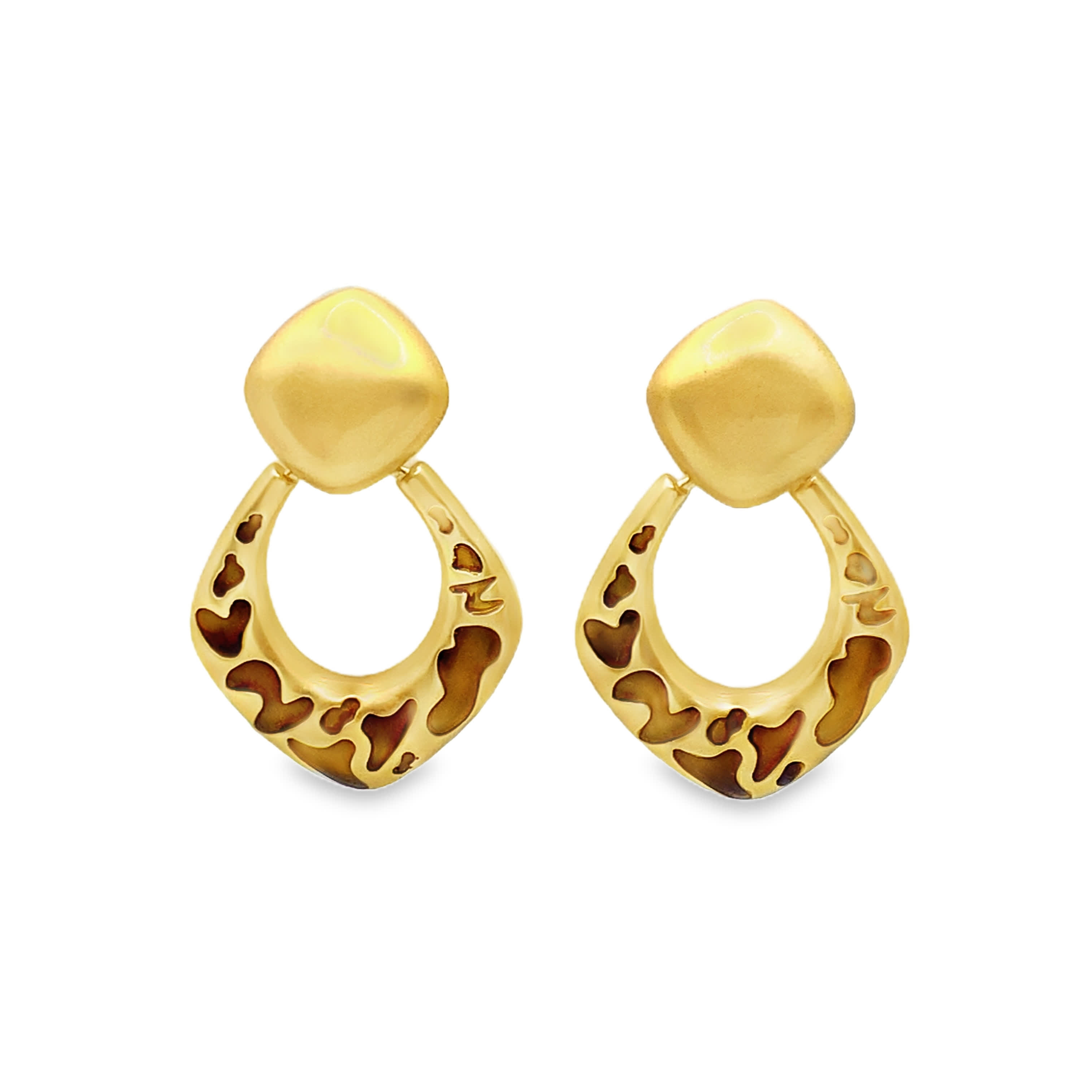 Geometryczne wiszące kolczyki z żółtego złota z akcentami zwierzęcymi