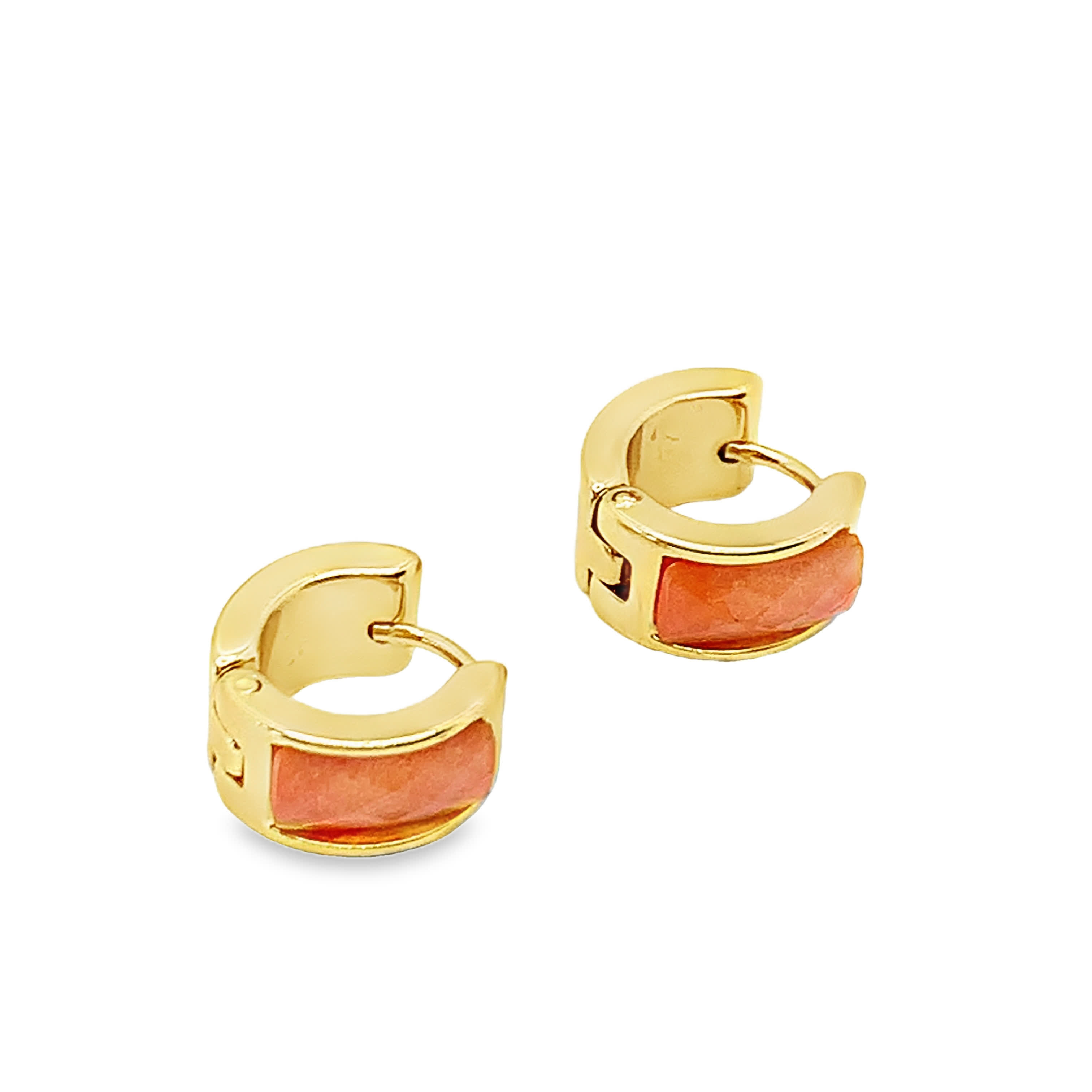 Kolczyki koła w kolorze żółtego złota z kaboszonami z czerwonopomarańczowego korala