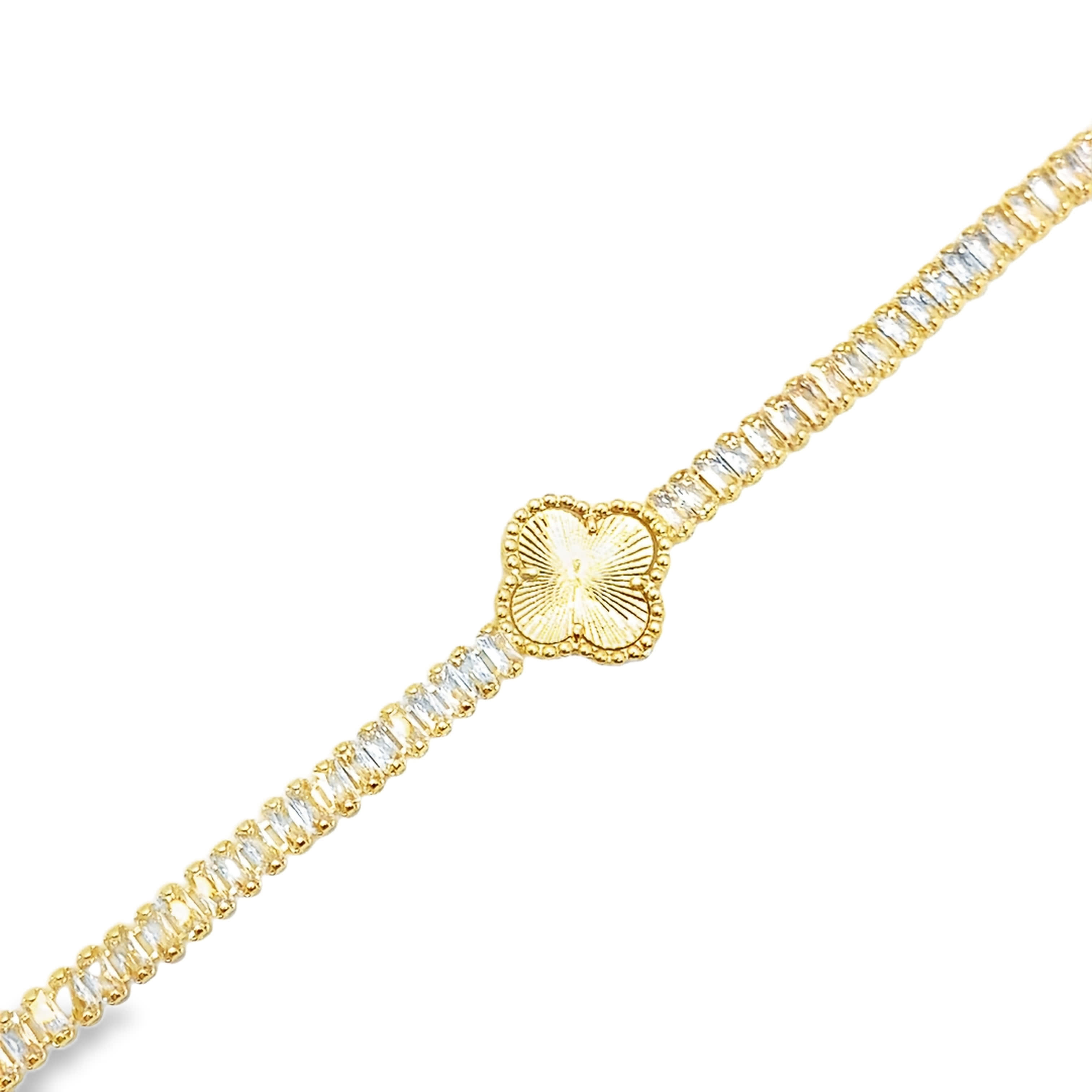Bransoletka w kolorze żółtego złota z łańcuszkiem i diamentami o szlifie bagietkowym