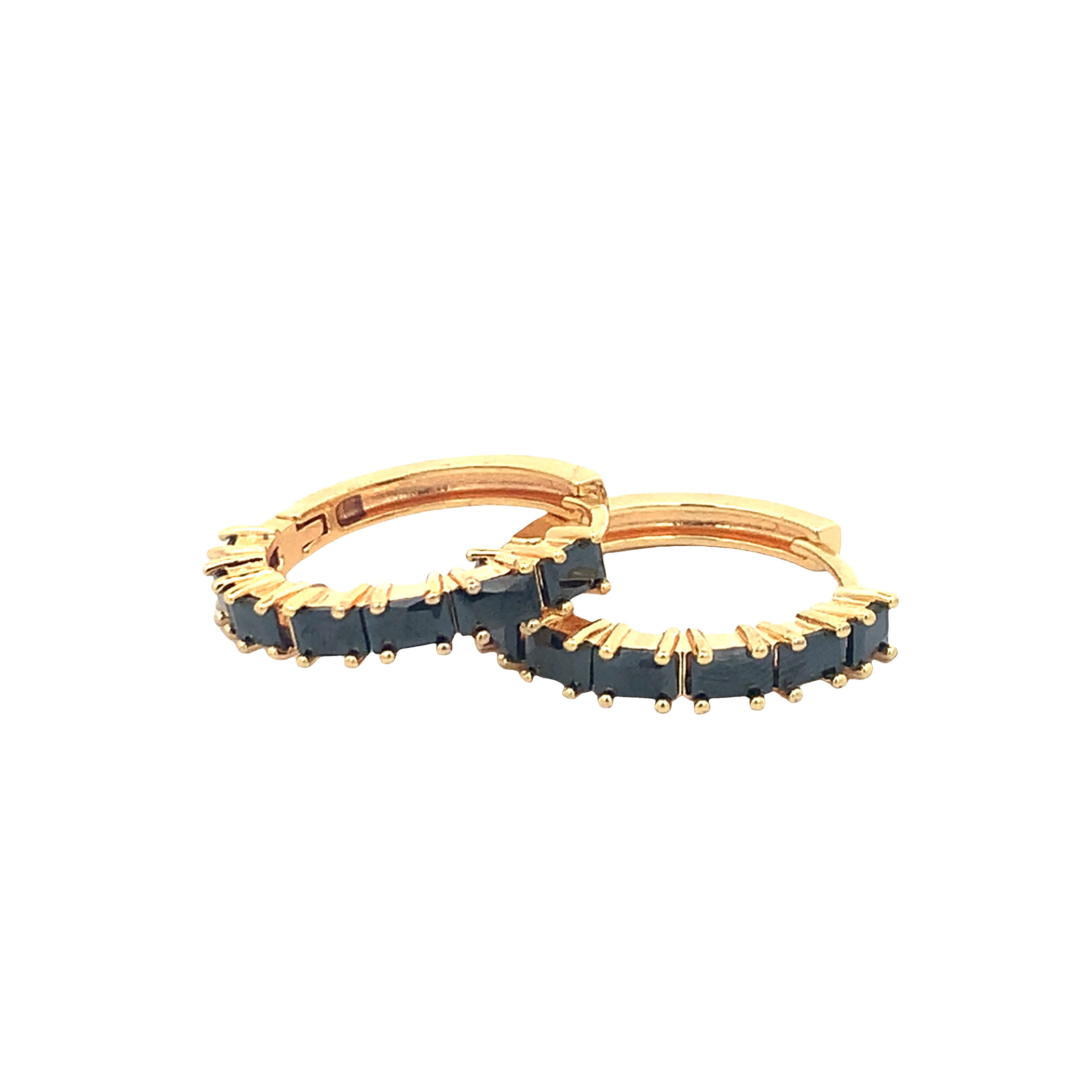 Kolczyki koła w kolorze żółtego złota z onyksem