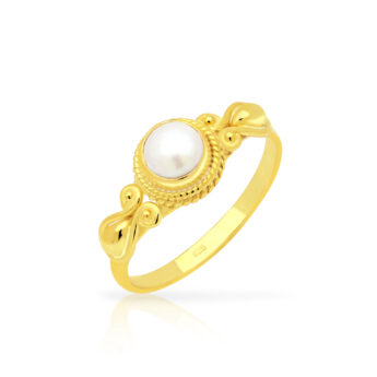 Pierścionek ozdobiony naturalną perłą srebrny pozłacany
