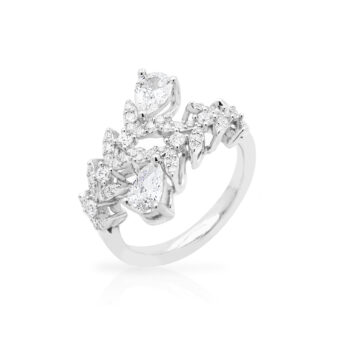 Pierścionek wysadzany białymi cyrkoniami srebrny