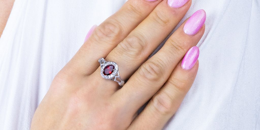 granat pierscionek bizuteria z granatami