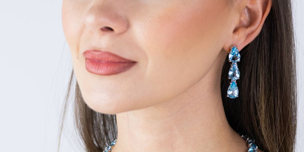 kolczyki z blekitnym topazem