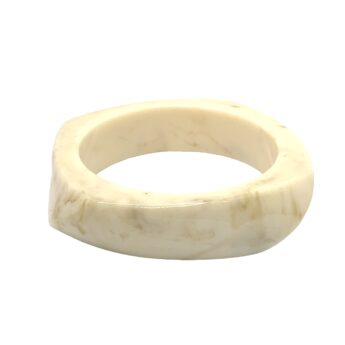 beżowa bransoletka bangle o prostym kształcie